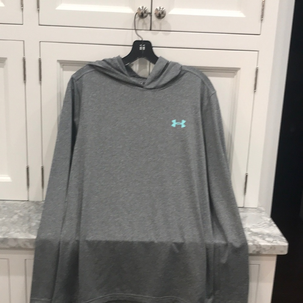 New with no tag under armour long sleeve